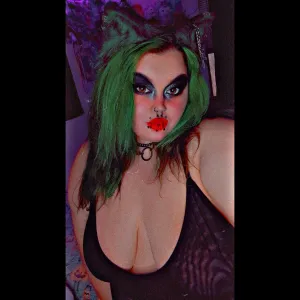 @gothqueen420